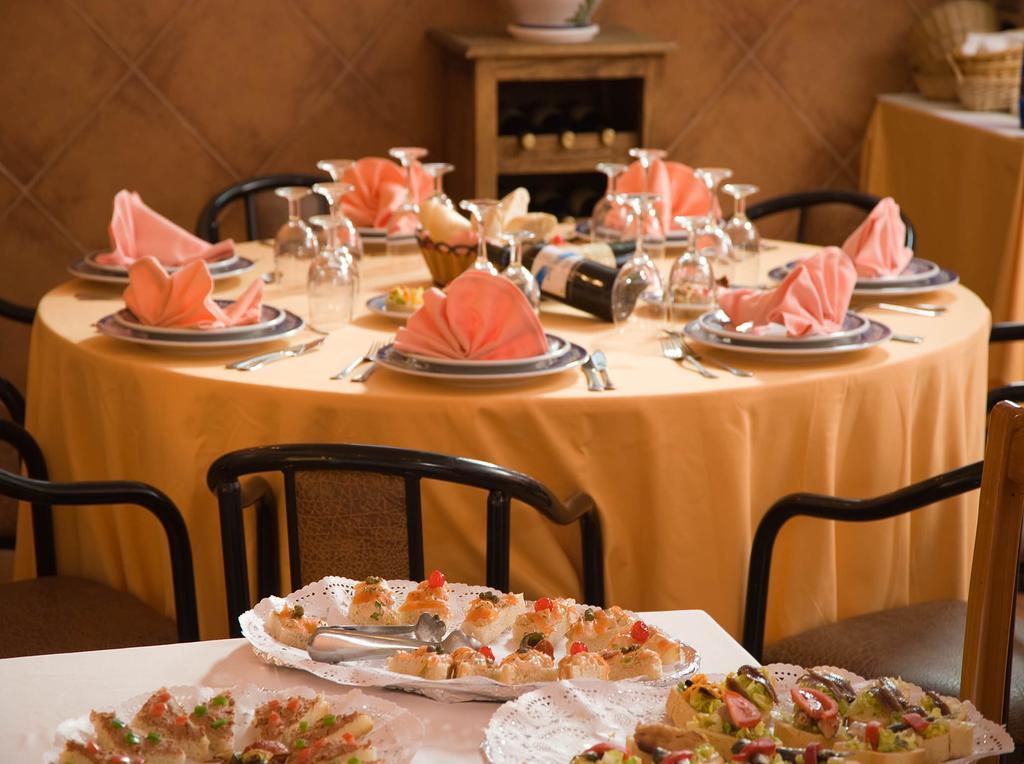 Hotel Rural "Victoria" Уманес Экстерьер фото